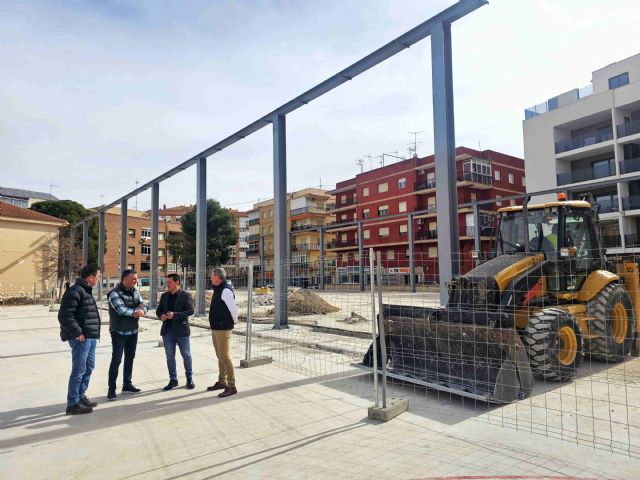 Una inversión de 175.000 euros permite la reforma de la pista del colegio 'La Santa Cruz' de Caravaca, dotándola de cubierta