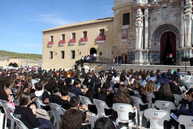 Unos 700 alumnos cantan en Caravaca dentro del Encuentro de la Red de Coros Escolares 'Cantemus'