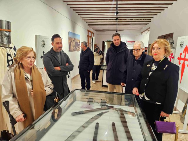 El Convento de San José de Caravaca acoge una exposición sobre vestuario y armamento medieval de los Caballeros de Calatrava