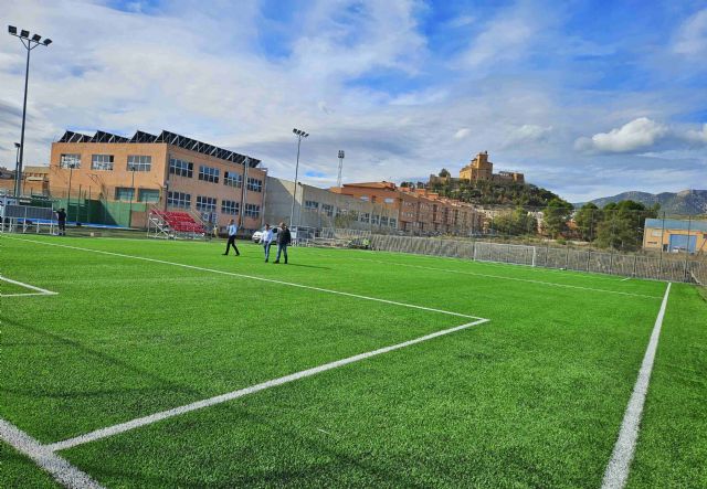 El Campo de Fútbol 7 de Caravaca pasa a denominarse José Carlos Gozalbes 'Pipa', tras las obras de reforma realizadas en la instalación municipal