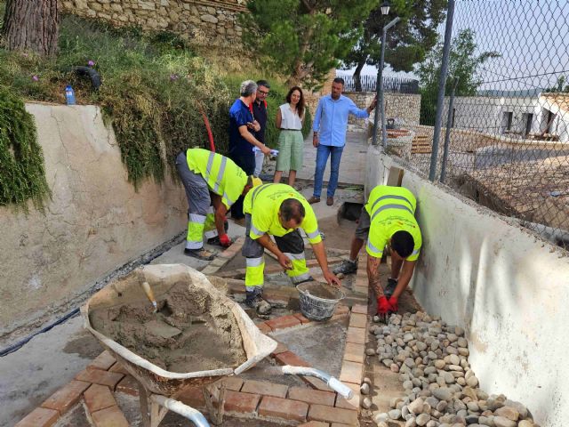 El Ayuntamiento de Caravaca continúa impulsando el embellecimiento del casco histórico con la pavimentación de una calle en el barrio medieval